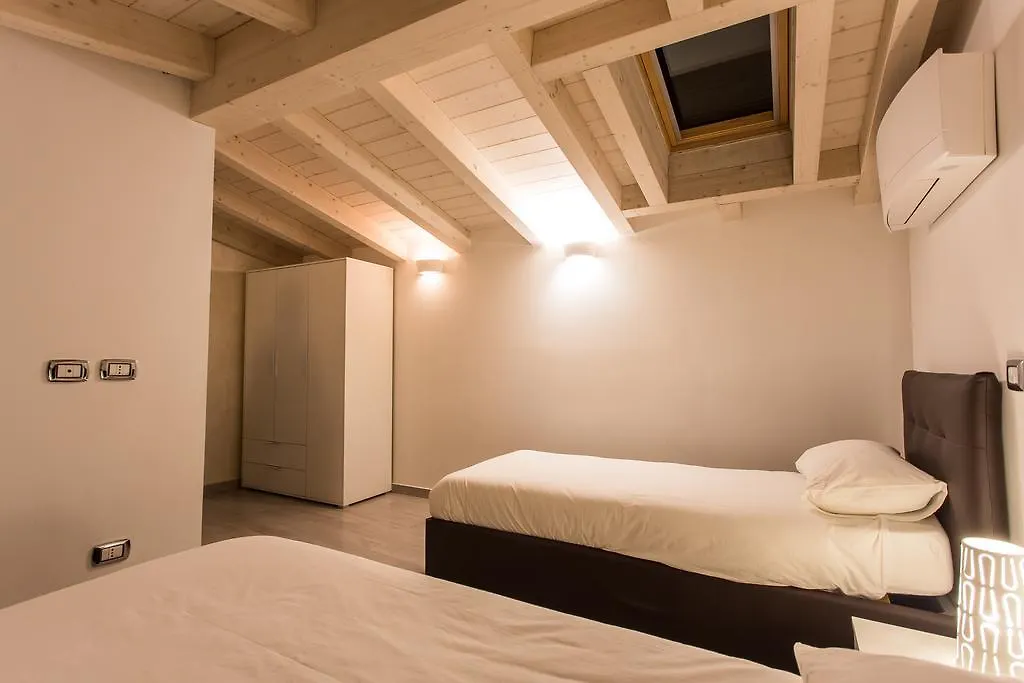 Lm House 01 Appartement Lonato 0*,