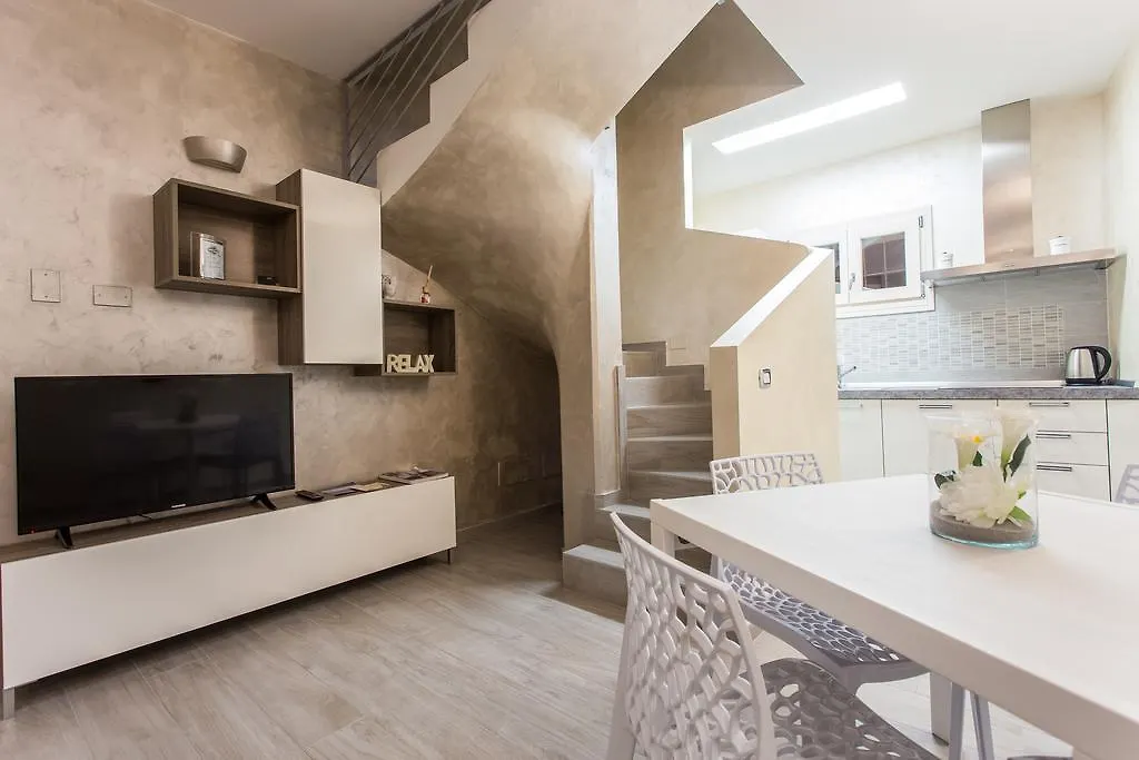 Lm House 01 Apartment Lonato